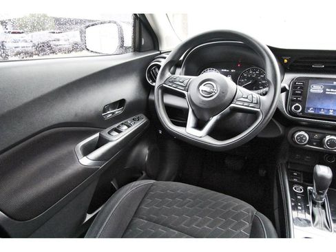 Used 2023 Nissan Kicks SV w/ Interior Electronics Package FWD image 8