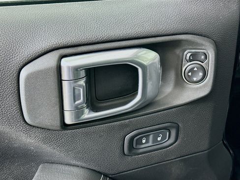 Used 2023 Jeep Wrangler Unlimited Sahara w/ Cold Weather Group AWD/4WD image 15