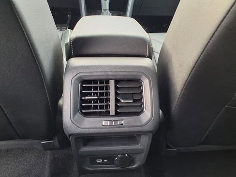 Used 2024 Volkswagen Tiguan SEL R-Line image 16