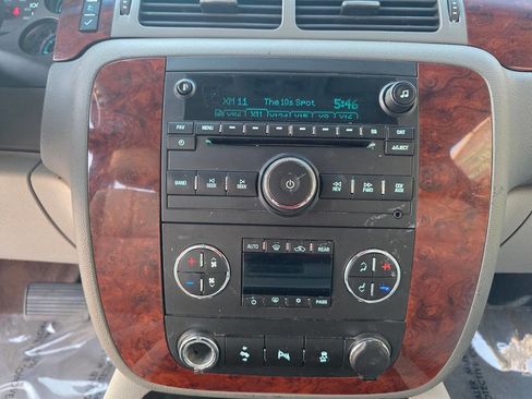 Used 2013 Chevrolet Tahoe LT w/ Texas Edition image 38