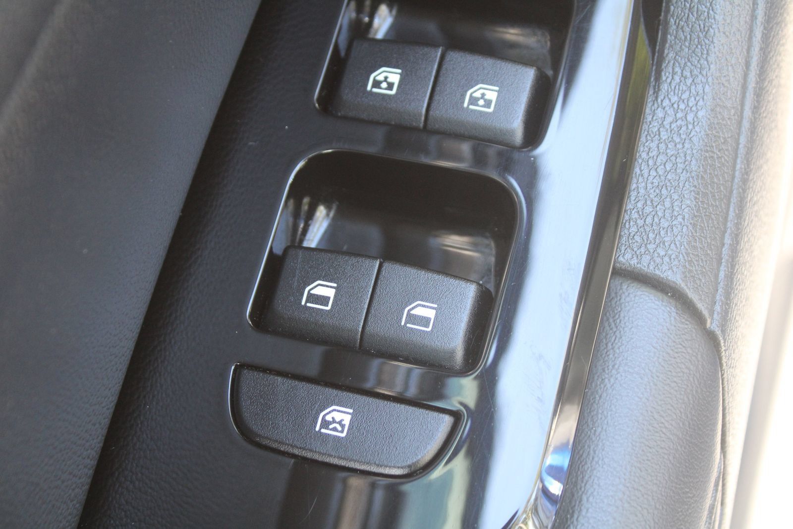 Certified 2024 Kia Sportage EX FWD image 19