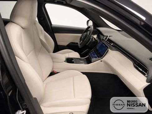 Used 2023 Maserati Grecale Modena AWD/4WD image 8