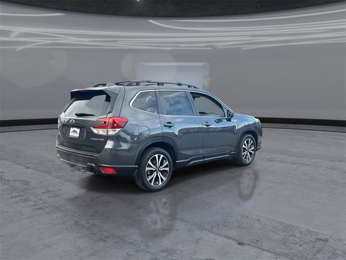 Used 2022 Subaru Forester Limited w/ Popular Package #3 image 5