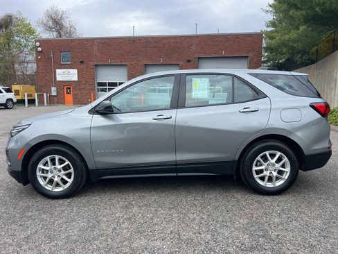 Used 2023 Chevrolet Equinox LS FWD image 2