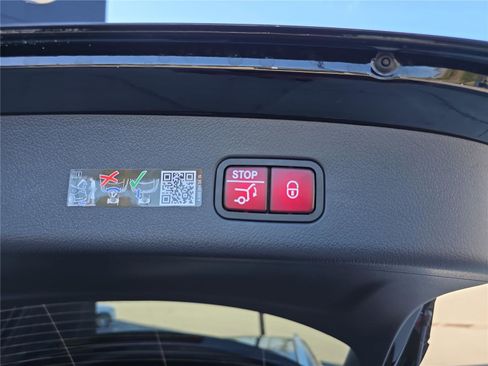 Used 2026 Mercedes-Benz GLC 300 4MATIC image 6