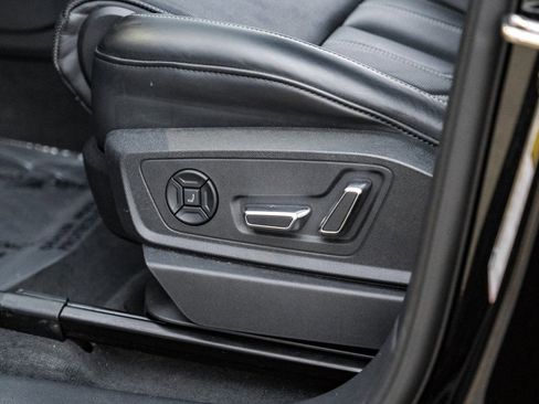 Used 2022 Audi e-tron Chronos w/ Chronos Package image 40