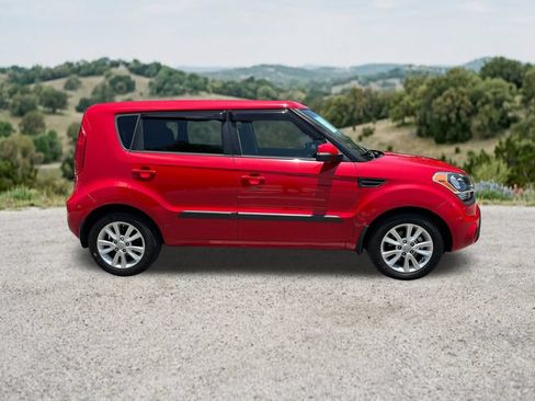 Used 2013 Kia Soul + w/ Audio Pkg FWD image 11