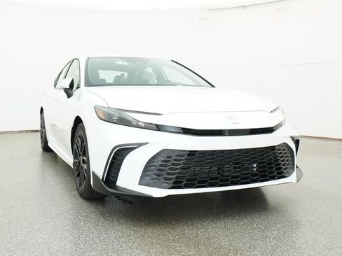 New 2026 Toyota Camry SE FWD image 30