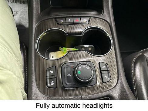 Certified 2021 GMC Acadia SLT w/ Preferred Package image 46