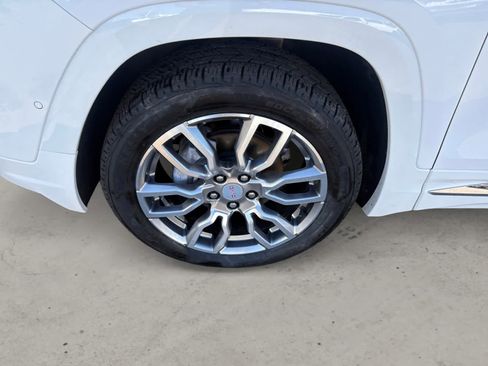 Used 2023 GMC Terrain Denali w/ Denali Premium Package AWD/4WD image 8