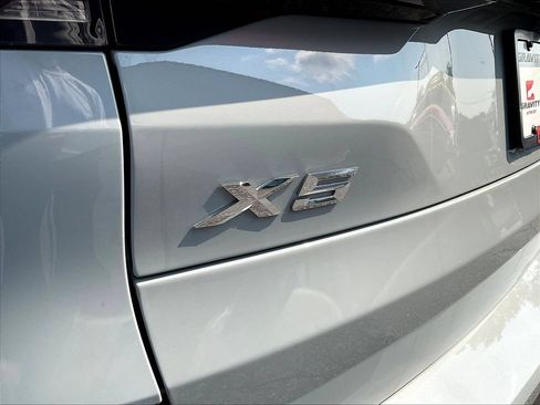 Used 2024 BMW X5 xDrive40i w/ M Sport Package AWD/4WD image 21