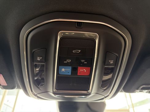 New 2025 Jeep Grand Cherokee L Altitude image 24