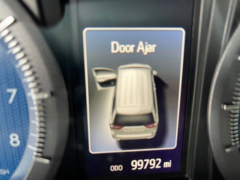 Used 2017 Toyota Sienna XLE image 21