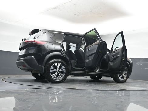 Used 2023 Nissan Rogue SV image 54