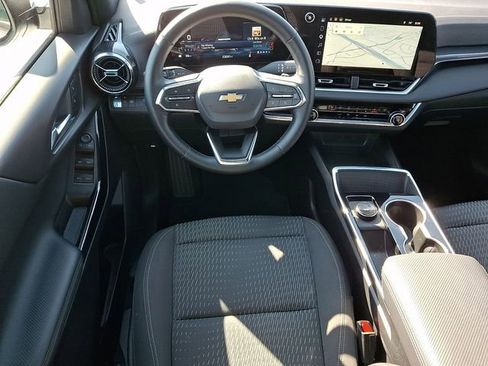 Used 2026 Chevrolet Equinox LT FWD image 11