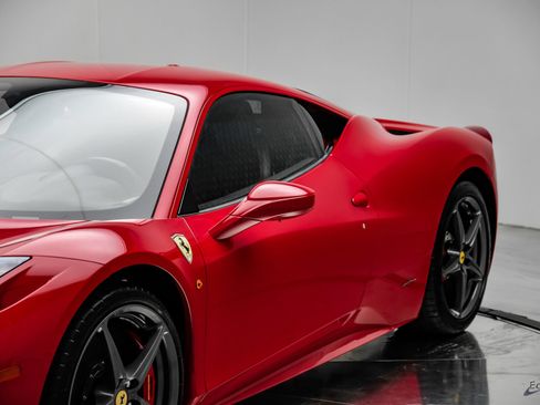 Used 2015 Ferrari 458 Italia Coupe RWD image 34