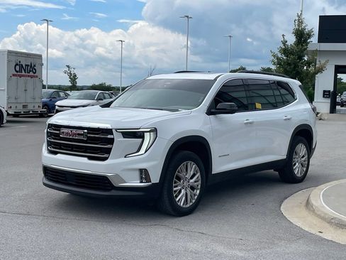 Used 2024 GMC Acadia Elevation w/ Luxury Package FWD image 4