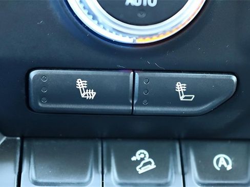 Used 2019 GMC Sierra 1500 SLE w/ SLE Value Package image 22