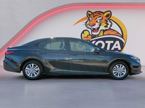 Certified 2026 Toyota Camry LE w/ Convenience Package image 4