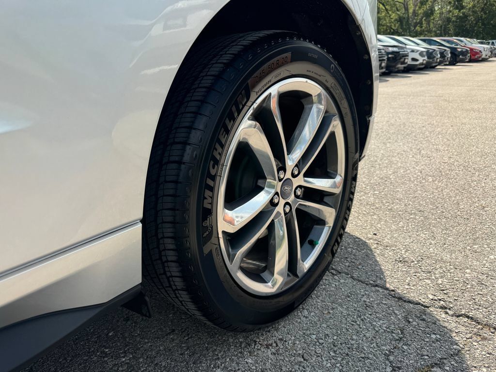 Used 2015 Ford Edge Sport w/ Equipment Group 401A AWD/4WD image 14