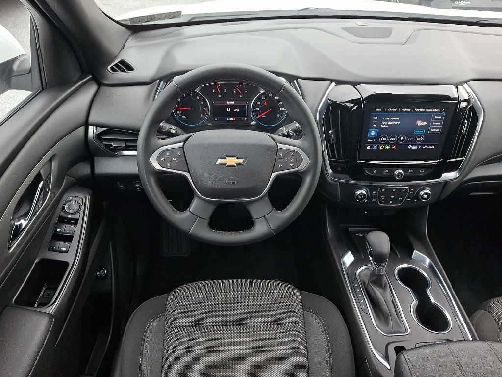 Used 2023 Chevrolet Traverse LT AWD/4WD image 16