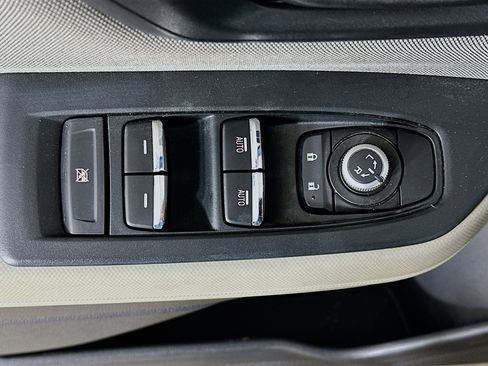 Used 2025 Subaru Forester Premium image 15