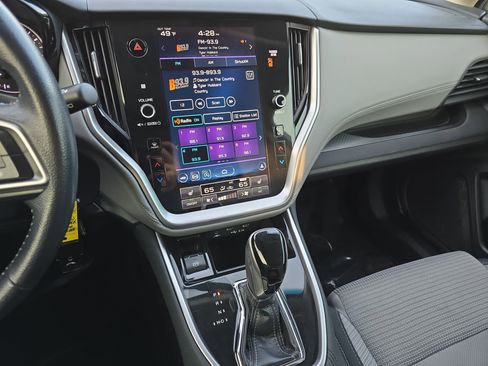 Used 2022 Subaru Outback Premium image 19