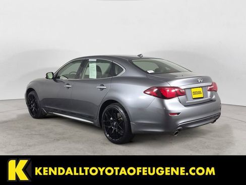 Used 2016 INFINITI Q70 L 3.7 w/ Deluxe Touring Package image 3