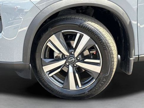 Certified 2024 Nissan Rogue SL w/ SL Premium Package FWD image 17