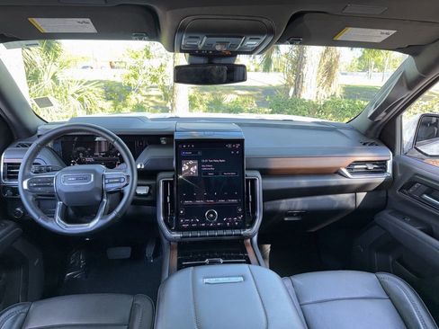 Used 2025 GMC Yukon Denali image 14