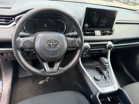 Used 2025 Toyota RAV4 LE AWD/4WD image 11
