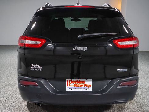 Used 2018 Jeep Cherokee Latitude image 8
