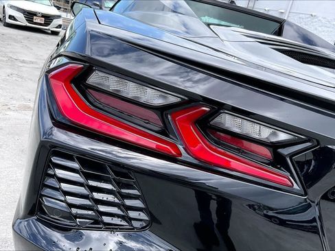 Used 2024 Chevrolet Corvette Stingray Preferred Conv w/ Battery Protection Package RWD image 31