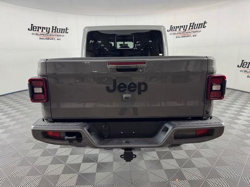 Used 2022 Jeep Gladiator Overland AWD/4WD image 8