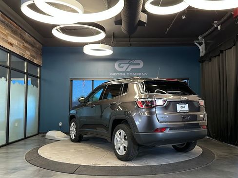 Used 2022 Jeep Compass Latitude AWD/4WD image 5