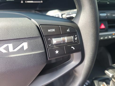 Used 2025 Kia K4 FWD image 17