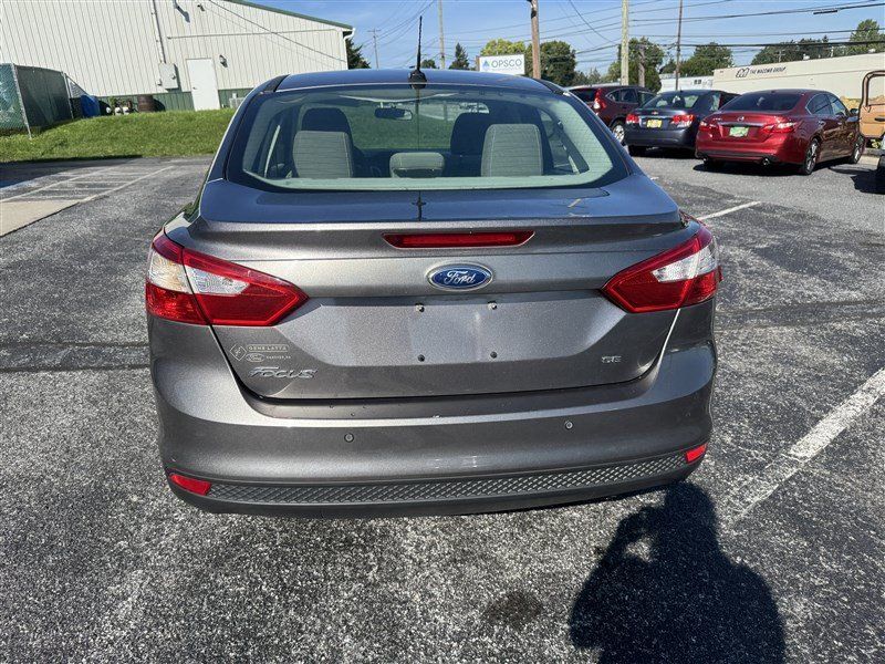 Used 2014 Ford Focus SE FWD image 8