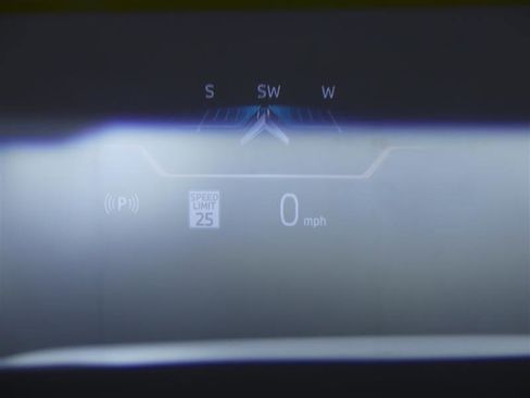 Used 2025 BMW 530i xDrive w/ Premium Package image 26