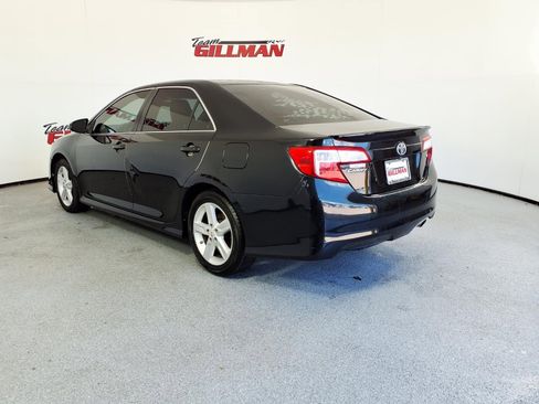 Used 2014 Toyota Camry SE FWD image 4