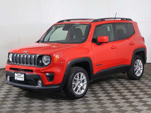 Used 2019 Jeep Renegade Latitude w/ Cold Weather Group AWD/4WD image 6