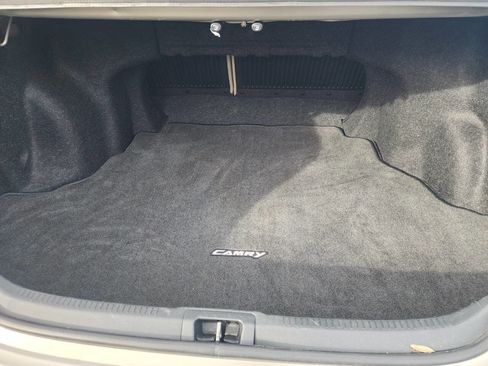 Used 2013 Toyota Camry LE image 11