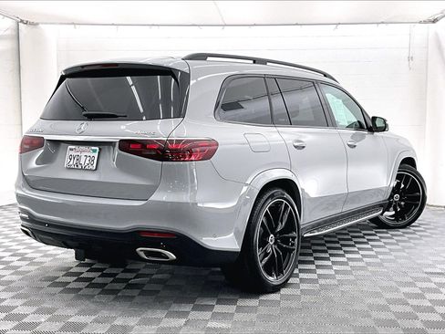 Used 2026 Mercedes-Benz GLS 580 4MATIC image 11