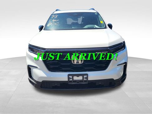 Used 2025 Honda Pilot Black Edition image 2