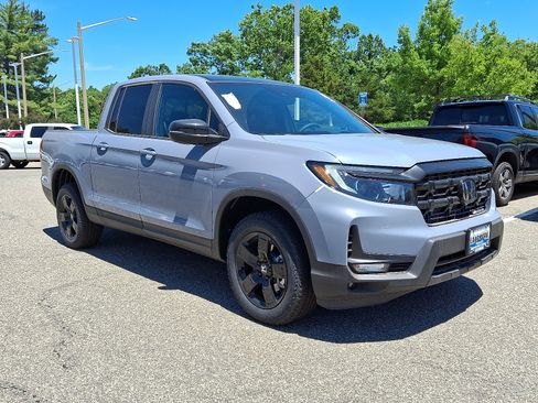 New 2026 Honda Ridgeline Black Edition image 2