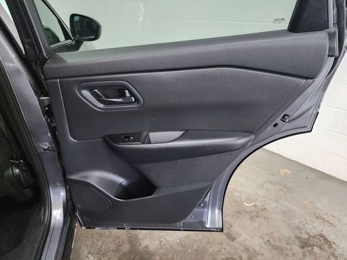 Used 2024 Nissan Rogue S FWD image 27