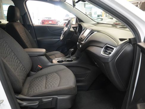 Used 2018 Chevrolet Equinox LT FWD image 34
