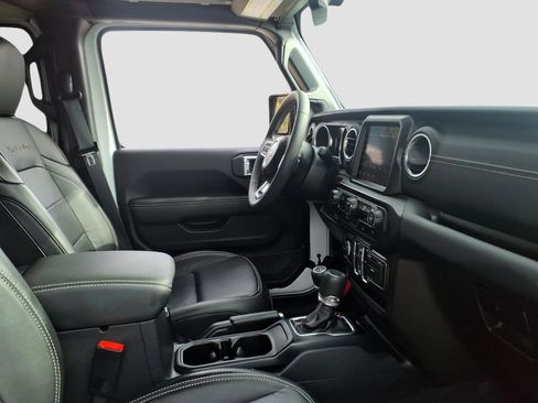 Used 2023 Jeep Wrangler Unlimited Sahara image 12