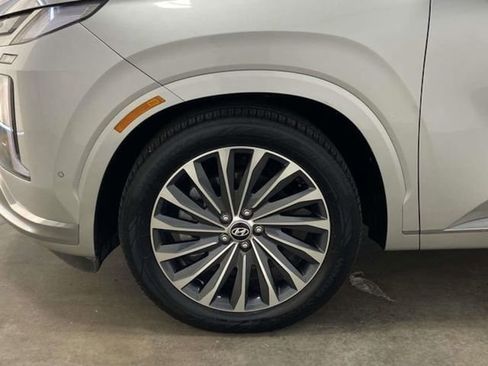 Used 2024 Hyundai Palisade Calligraphy image 8