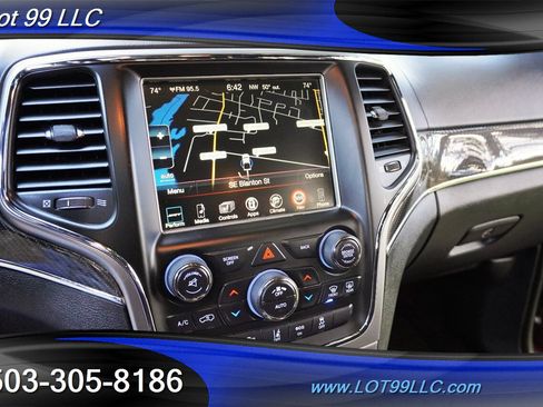 Used 2017 Jeep Grand Cherokee SRT AWD/4WD image 23