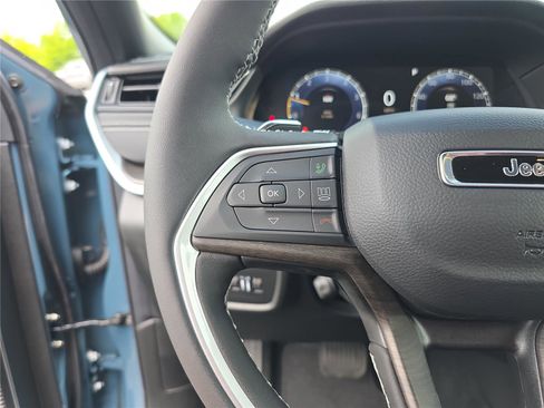 New 2026 Jeep Grand Cherokee Limited AWD/4WD image 32